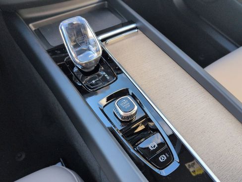 New 2026 Volvo XC60 B5 Plus w/ Protection Package Premier image 22