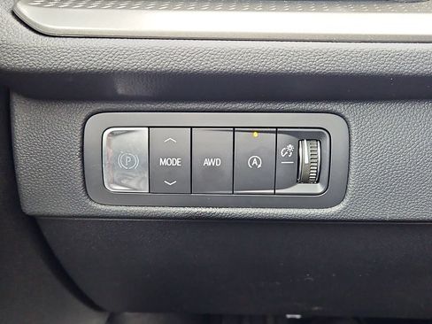 New 2026 Chevrolet Traverse LT w/ Sun and Wheel Package AWD/4WD image 11