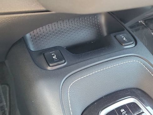 Used 2019 Toyota Corolla XSE FWD image 31