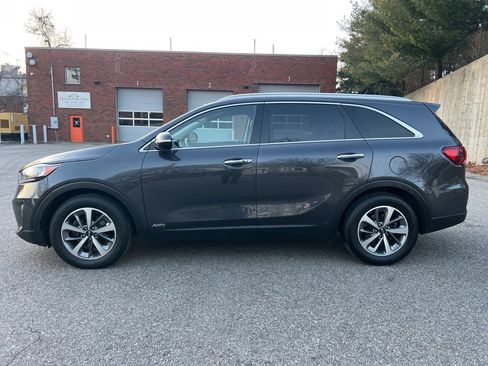 Used 2019 Kia Sorento EX image 2