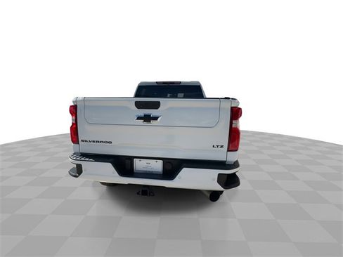 Used 2022 Chevrolet Silverado 2500 LTZ w/ LTZ Plus Package image 13