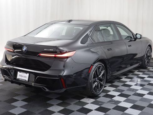 New 2026 BMW i7 xDrive60 w/ Premium Package image 21