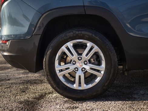 Used 2024 GMC Terrain SLE image 25