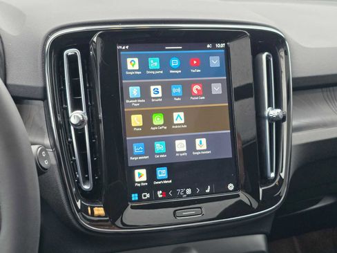 Used 2023 Volvo XC40 Recharge Ultimate image 24