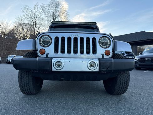 Used 2013 Jeep Wrangler Unlimited Sahara w/ Dual Top Group image 7