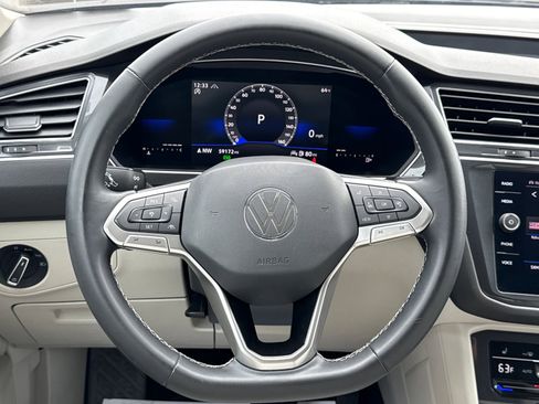 Certified 2022 Volkswagen Tiguan SE image 15