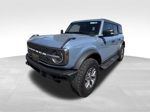 Used 2024 Ford Bronco Badlands AWD/4WD image 2