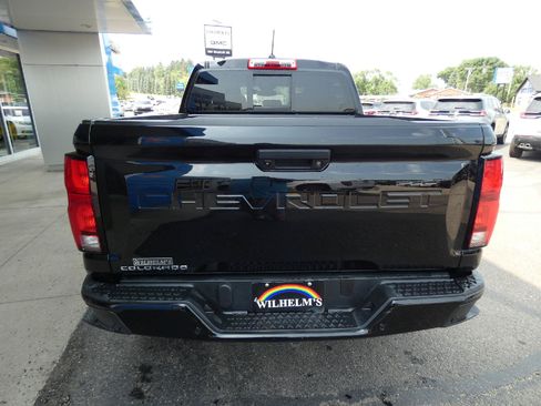 Used 2025 Chevrolet Colorado LT w/ LT Convenience Package AWD/4WD image 4