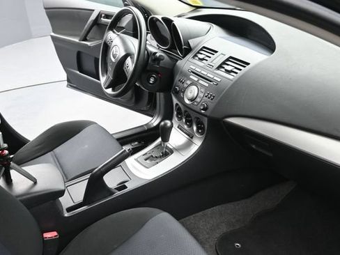 Used 2010 MAZDA MAZDA3 i Touring FWD image 16