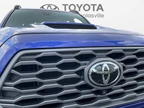 Used 2023 Toyota Tacoma TRD Sport w/ TRD Premium Sport Package AWD/4WD image 16
