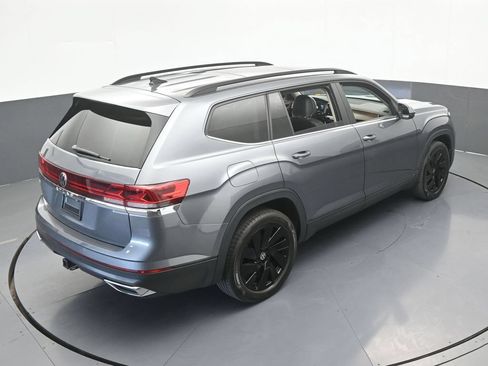 Used 2024 Volkswagen Atlas SE w/ Panoramic Sunroof Package FWD image 52