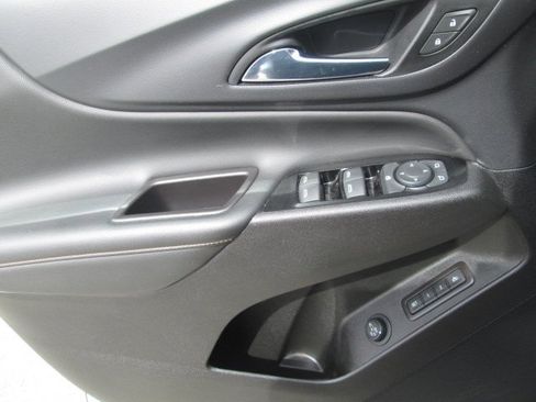 Used 2022 Chevrolet Equinox Premier image 15