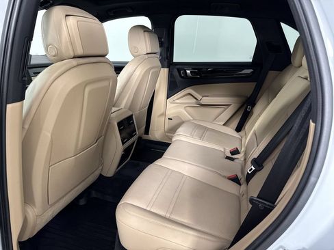Certified 2023 Porsche Cayenne AWD/4WD image 26