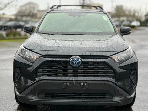 Used 2020 Toyota RAV4 LE image 8