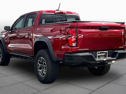 Used 2025 Chevrolet Colorado ZR2 w/ Technology Package AWD/4WD image 12