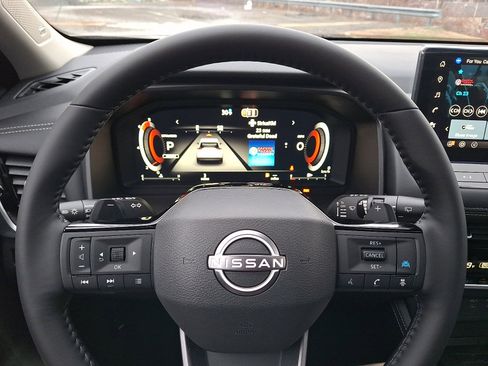 New 2026 Nissan Rogue Platinum image 18