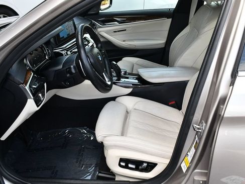 Used 2017 BMW 530i RWD image 38