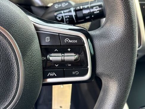 Used 2021 Kia Sorento LX FWD image 19