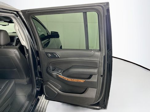 Used 2019 Chevrolet Suburban Premier w/ RST 6.2L Performance Edition AWD/4WD image 31