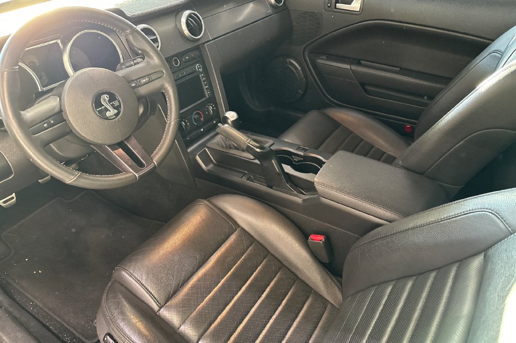 Used 2009 Ford Mustang Shelby GT500 RWD image 12