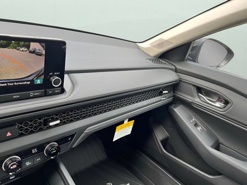 Used 2025 Honda Accord SE image 24
