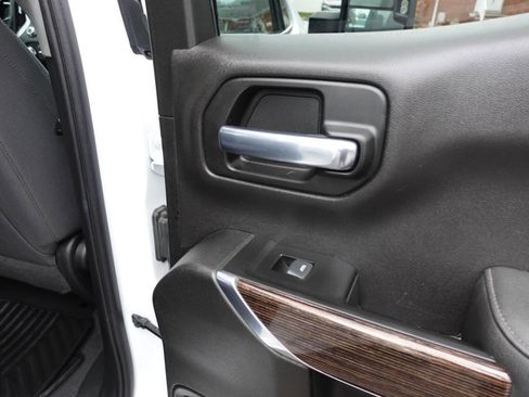 Used 2022 GMC Sierra 1500 SLE w/ X31 Off-Road Package image 30