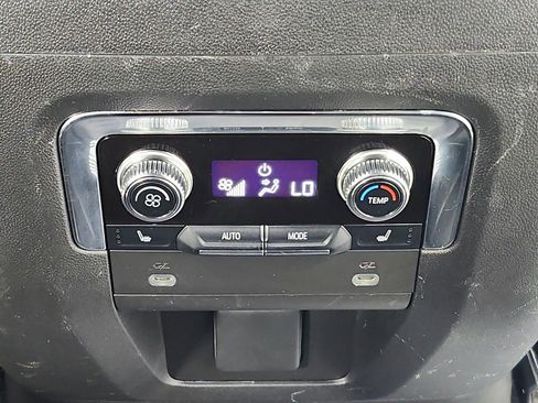 Used 2023 GMC Yukon XL Denali RWD image 44