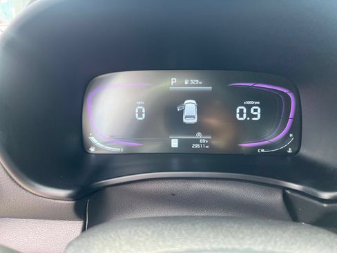 Used 2025 Kia Soul LX w/ LX Technology Package FWD image 39