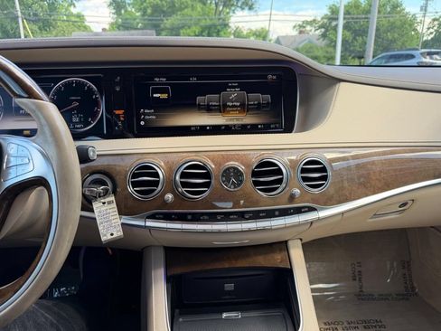 Used 2014 Mercedes-Benz S 550 Sedan image 35