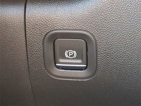 Used 2024 Chevrolet Silverado 1500 Custom image 23