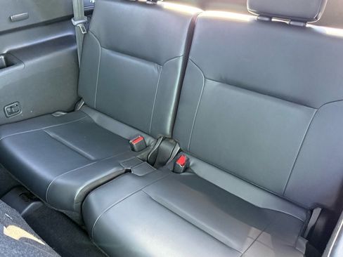 Used 2024 Mitsubishi Outlander SE Black Edition image 15