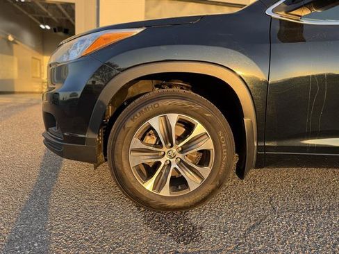 Used 2015 Toyota Highlander XLE image 7