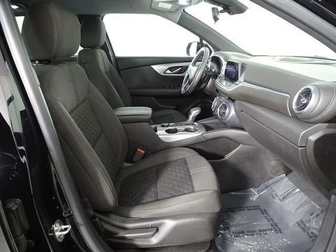 Used 2022 Chevrolet Blazer LT FWD image 13