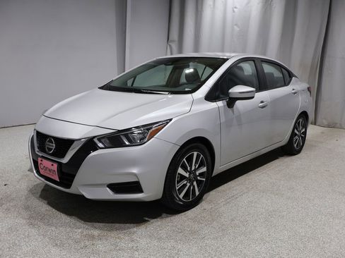 Used 2021 Nissan Versa SV image 6