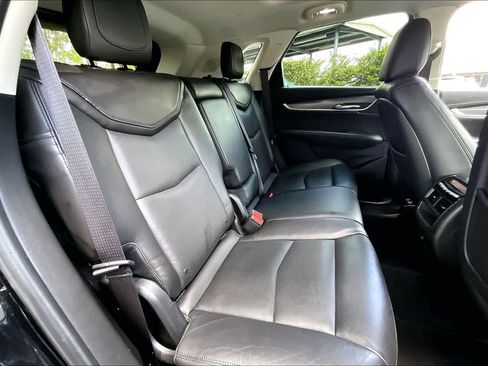 Used 2017 Cadillac XT5 Luxury w/ Driver Awareness Package AWD/4WD image 19