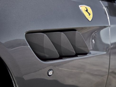 Used 2020 Ferrari GTC4Lusso AWD/4WD image 10