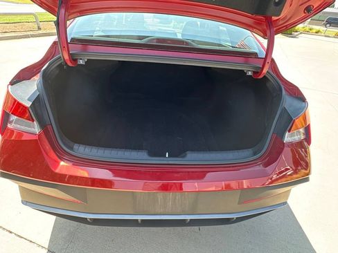 Used 2024 Hyundai Elantra SEL FWD image 16