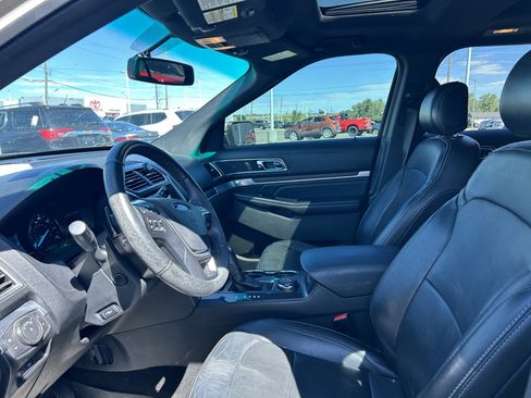 Used 2017 Ford Explorer Limited AWD/4WD image 9