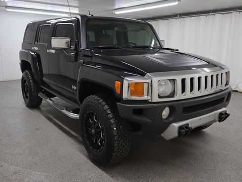Used 2009 HUMMER H3 Luxury AWD/4WD image 1