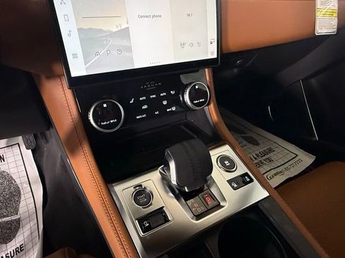 Certified 2026 Jaguar F-PACE R-Dynamic S image 22