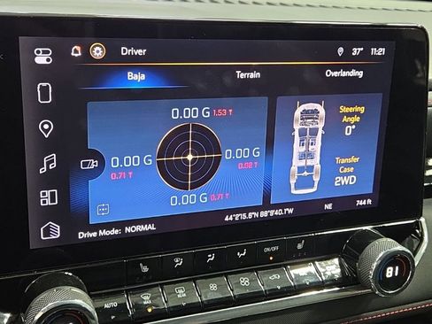 Used 2024 Chevrolet Colorado Z71 w/ Z71 Convenience Package 2 image 18