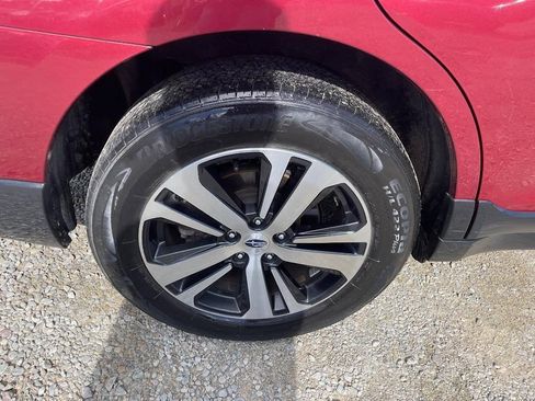 Used 2019 Subaru Outback 3.6R Limited AWD/4WD image 32