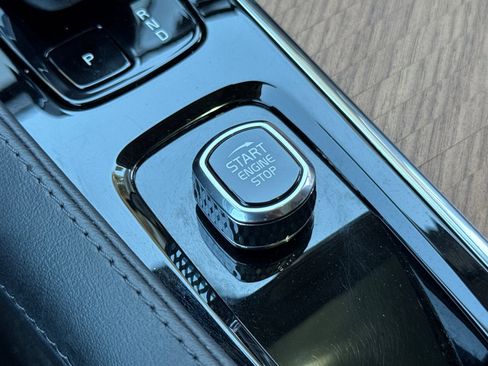 Certified 2023 Volvo XC90 T8 Plus image 28