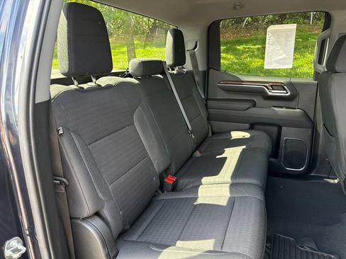 Used 2022 Chevrolet Silverado 1500 LT AWD/4WD image 15