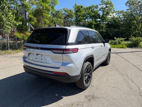 New 2026 Jeep Grand Cherokee Altitude AWD/4WD image 5