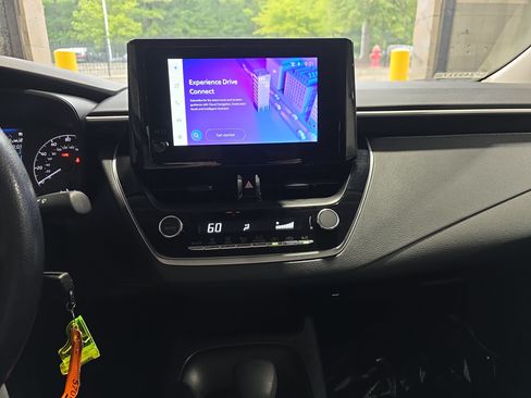Used 2025 Toyota Corolla LE FWD image 20