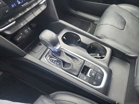 Used 2020 Hyundai Santa Fe SEL w/ Convenience + Premium Package image 19