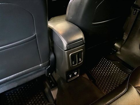 Used 2018 Jeep Compass Limited image 28