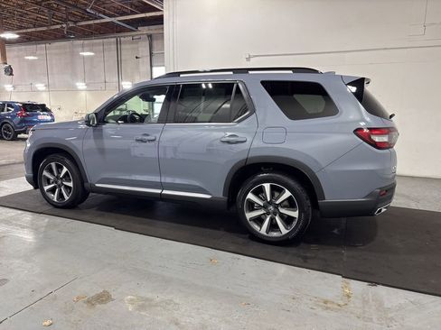 Used 2025 Honda Pilot Elite image 4