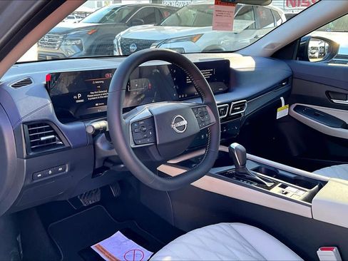 New 2026 Nissan Sentra SL FWD image 8